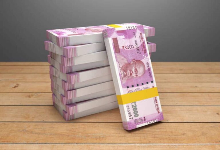 Currency Check: डॉलर के मुकाबले रुपया हुआ मजबूत, इन कारणों से आई तेजी, 85.75-86.25 दायरे में रहने की उम्मीद