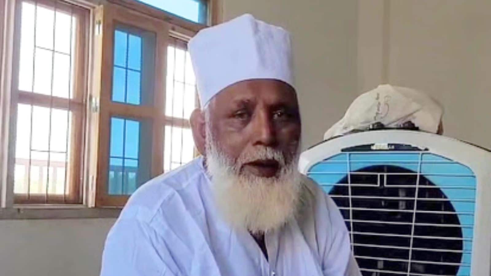 छांगुर बाबा पूर्व IPS को लड़ाने वाला था चुनाव, कई बड़े नेताओं के भेजे पैसे! खुल गई लाल डायरी, अब किस की बारी?