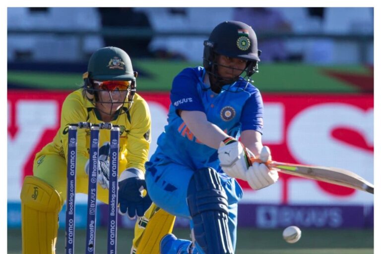 ICC Rankings: स्मृति मंधाना टॉप पर बरकरार, दीप्ति ने लगाई 10 स्थान की छलांग