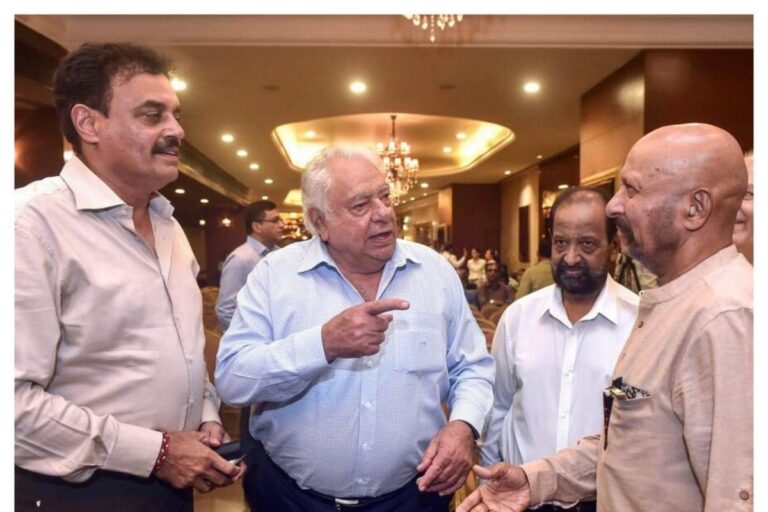 अपने देश में सम्मान नहीं, इंग्लैंड ने बना दिया फारुख के स्टैंड का नाम...