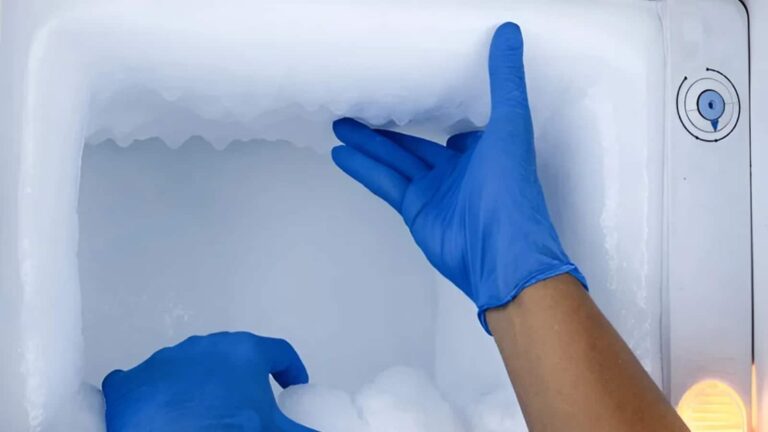 फ्रीजर में जमें हुए बर्फ को हटाने का सिंपल फार्मूला, अपनाएं ये 6 आसान टिप्स, नहीं होगी कोई समस्या