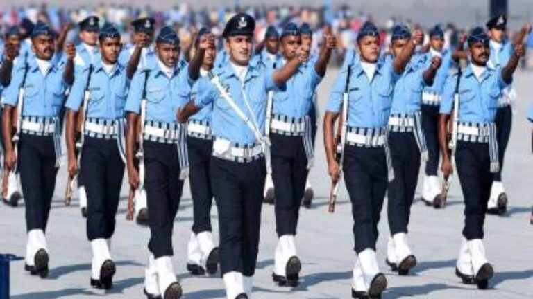 Sarkari Naukri: इंडियन एयरफोर्स में अग्निवीर भर्ती के लिए एप्लिकेशन शुरू, 12वीं पास कर सकते हैं अप्लाई