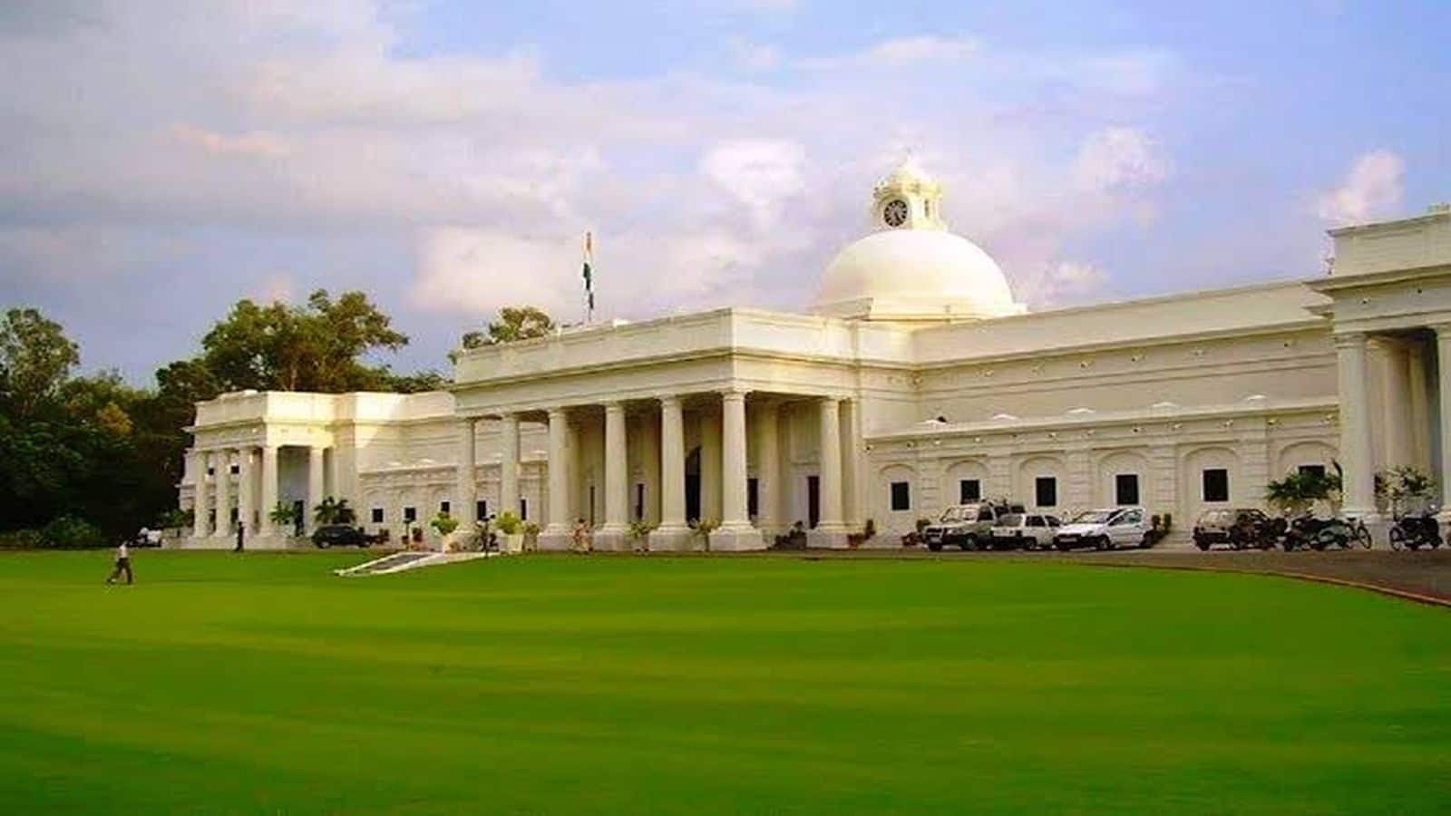 IIT-Roorkee: छात्र पर हमले के मामले में आईआईटी रुड़की ने 5 को निकाला! 2 अन्य एक साल के लिए निलंबित, जानें पूरा मामला