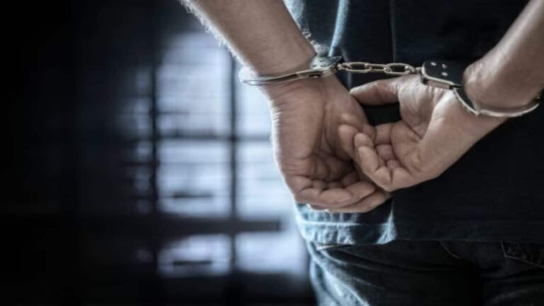 बेंगलुरु में इंफोसिस का कर्मचारी गिरफ्तार, टॉयलेट में महिला सहकर्मी का वीडियो बनाते हुए धराया, फोन में मिले 30 से ज्यादा वीडियो