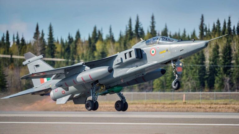 Jaguar Crash: मार्च से अब तक 3 जगुआर फाइटर जेट हुए क्रैश! एक बार फिर उजागर हुआ पुराने विमानों को उड़ाने का खतरा