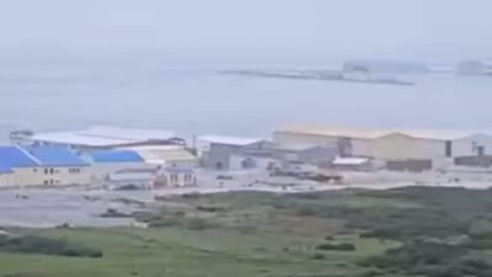 Japan-Russia Tsunami: बाढ़ के पानी से खराब हो सकता है भोजन, जानिए क्या खाना है सेफ?