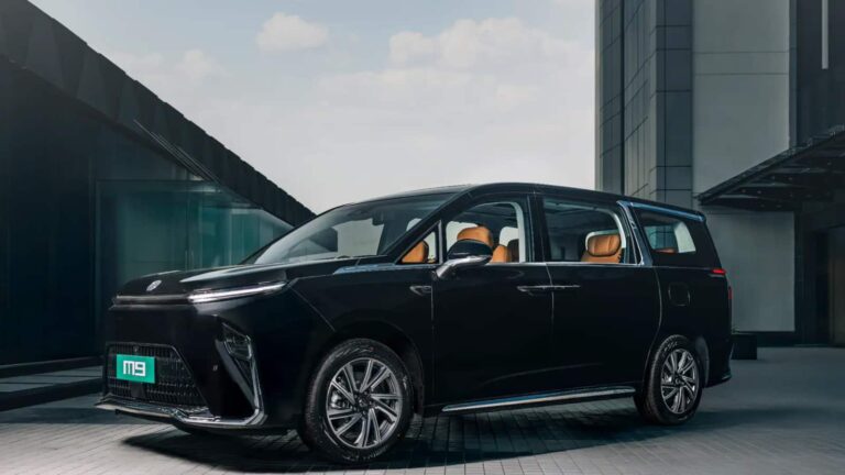MG M9 इलेक्ट्रिक एमपीवी कल होगी लॉन्च, Toyota और Kia को देगी कड़ी टक्कर