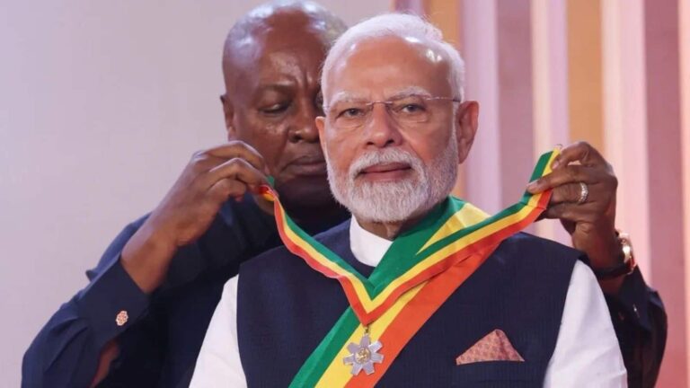 PM Modi Ghana Visit: पीएम मोदी को मिला घाना का सर्वोच्च सम्मान! खुद राष्ट्रपति महामा ने किया सम्मानित, कई समझौतों पर हुए हस्ताक्षर