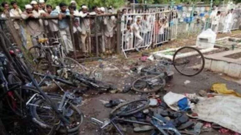 Malegaon Blast Case: प्रज्ञा ठाकुर, लेफ्टिनेंट कर्नल पुरोहित समेत सभी 7 आरोपी बरी, NIA कोर्ट ने कहा, 'नहीं मिले कोई सबूत'