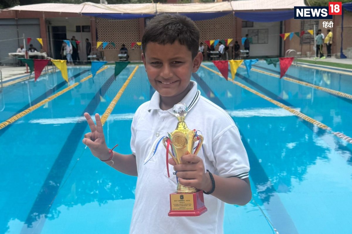 बेस्ट स्विमर अवॉर्ड से नवाजे गए मेहरांशवीर सिंह टोकस