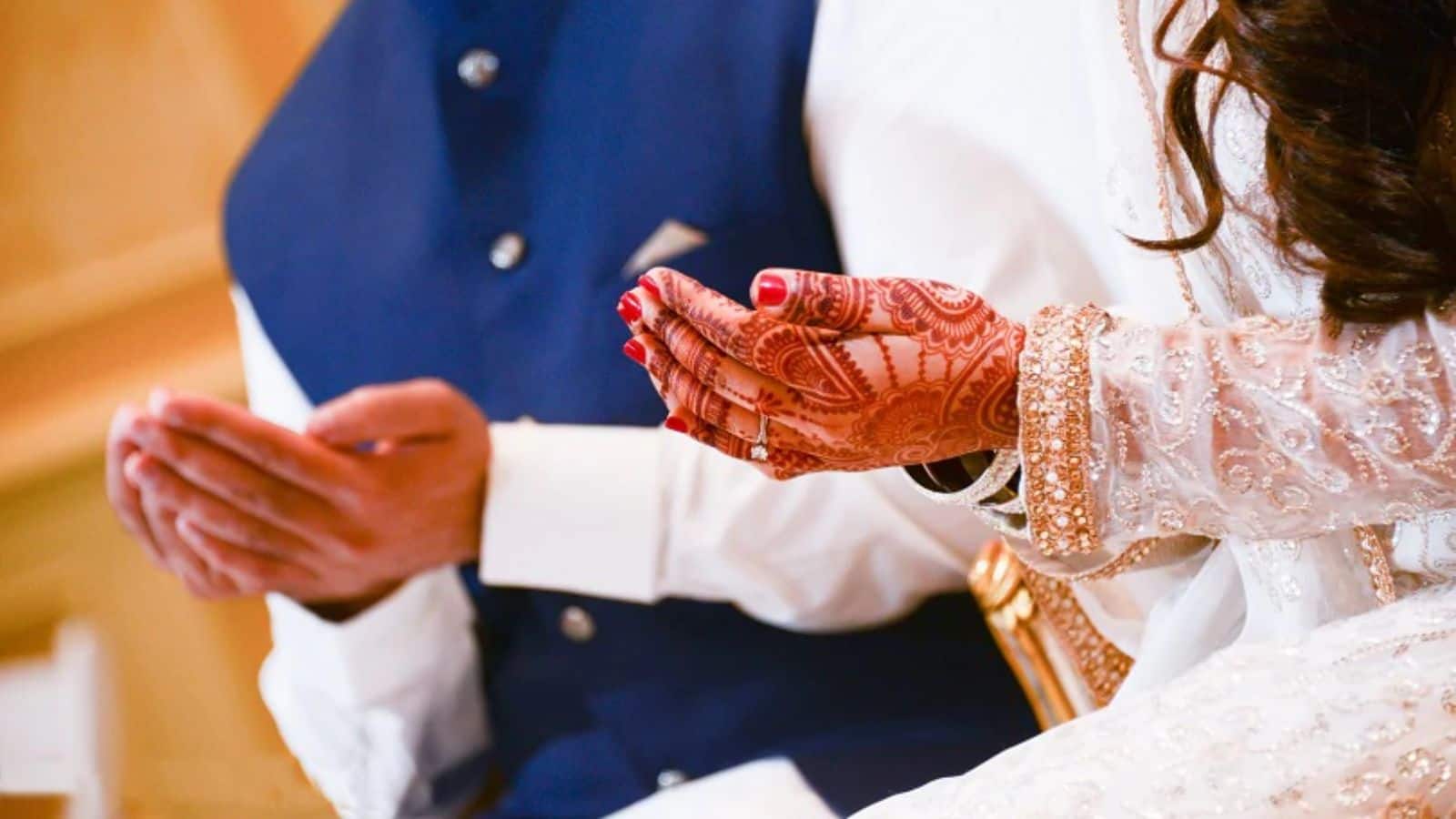 'ब्रिटेन में पाकिस्तानी करते हैं चचेरे भाई-बहनों की शादी, फिर पैदा होते हैं मंदबुद्धी बच्चे!' एक्टिविस्ट टॉमी रॉबिन्सन की इस पोस्ट पर मचा बवाल