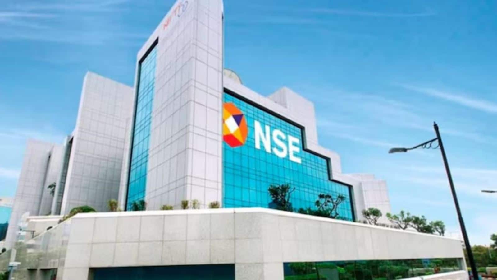 NSE IPO: एनएसई के अनलिस्टेड शेयरों की बंपर डिमांड, 3 महीनों में 1 लाख से ज्यादा रिटेलर हुए प्री-IPO में शामिल