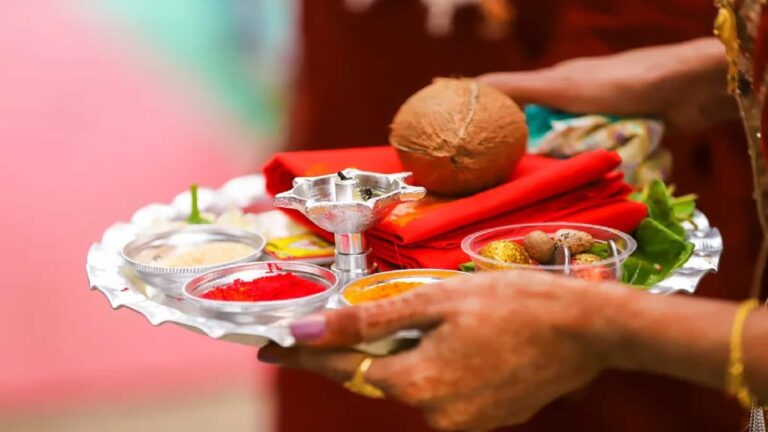 Rakshabandhan 2025 भाई का सौभाग्य बढ़ाएंगी आरती की थाली में रखी ये चीजें, आइए जानें