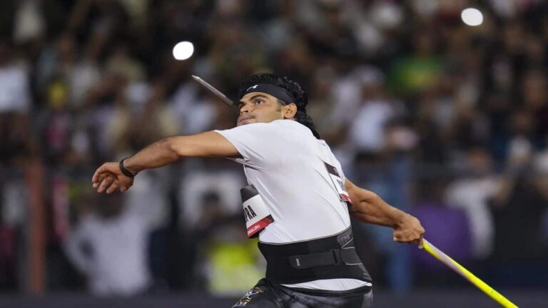 Neeraj Chopra NC Classic: नीरज चोपड़ा बने एनसी क्लासिक के पहले सीजन के चैंपियन, माता-पिता की मौजूदगी में खिताब की लगाई हैट्रिक