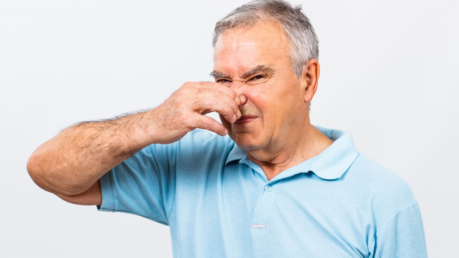 Old People Smell: क्या आप भी उम्र के साथ इस गंध से परेशान हैं? जानें इसका देसी इलाज