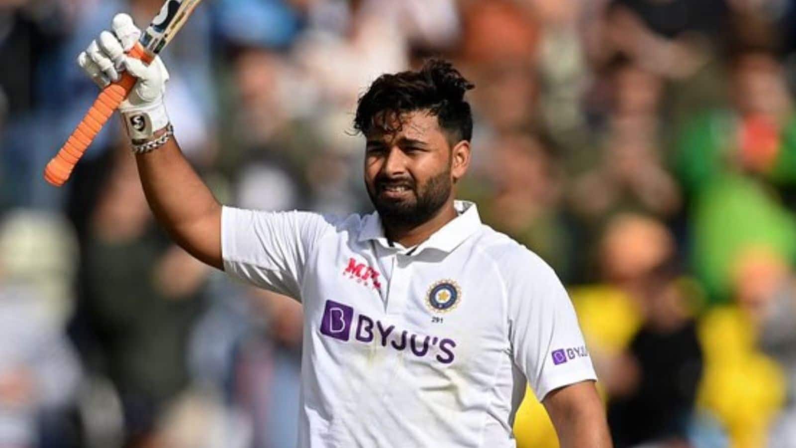 चोटिल ऋषभ पंत लंगड़ाते हुए मैदान पर आए और ठोकी फिफ्टी, देखते रह गए इंग्लैंड के खिलाड़ी