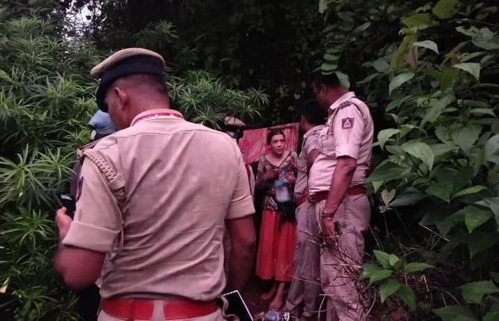 सबसे छिपकर गुफा में रह रही थी रशियन वूमन, 8 साल पहले खत्म हुआ वीजा…कर्नाटक में हैरान करने वाला मामला