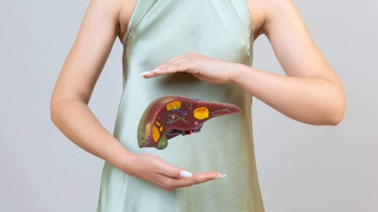 महिलाओं में फैटी लिवर का क्या कारण है? जल्द ही बदले ये आदतें!