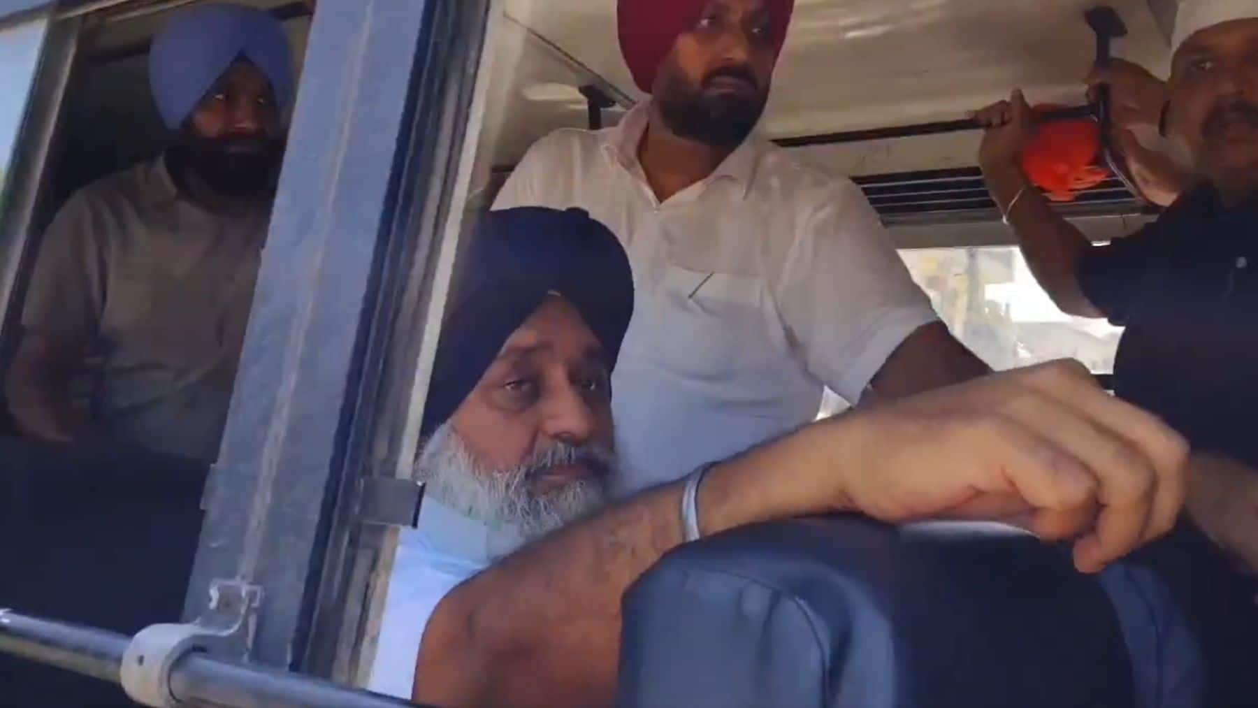 पंजाब पुलिस ने सुखबीर सिंह बादल को हिरासत में लिया, बिक्रम मजीठिया की गिरफ्तार के विरोध करने से पहले अकाली नेताओं पर एक्शन