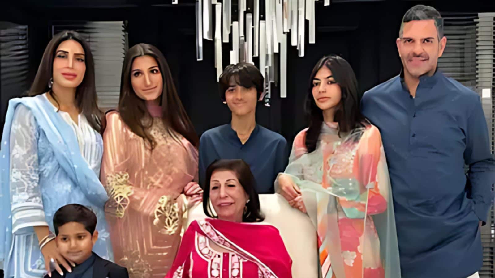 'न डॉक्यूमेंट पढ़ने दिए, न अकाउंट का एक्सेस' संजय कपूर की मां ने लगाए गंभीर आरोप, बेटे की मौत पर भी उठाए सवाल