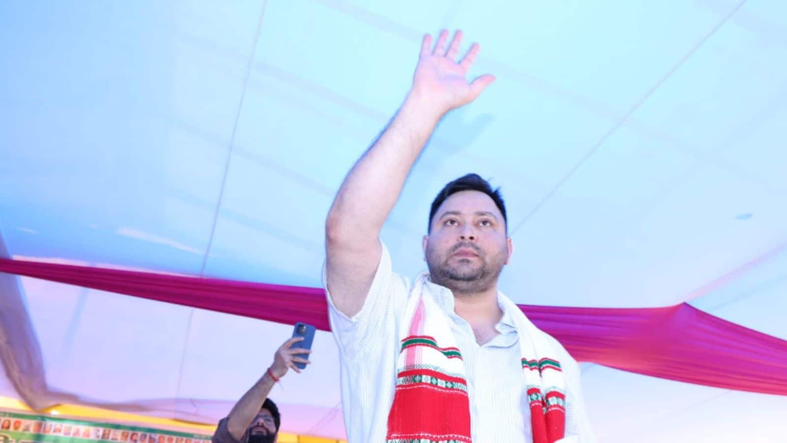 'मौलाना तेजस्वी यादव ने कभी संविधान पढ़ा है' RJD नेता के वक्फ कानून को 'कूड़ेदान' में फेंकने वाले बयान पर भड़की BJP