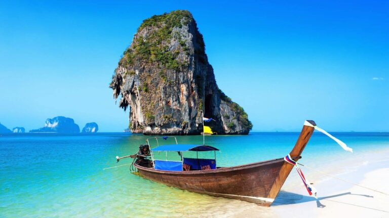 Thailand: थाईलैंड घूमने का बना रहे हैं प्लान? आज ही कैंसिल करें ट्रिप, जानें वजह