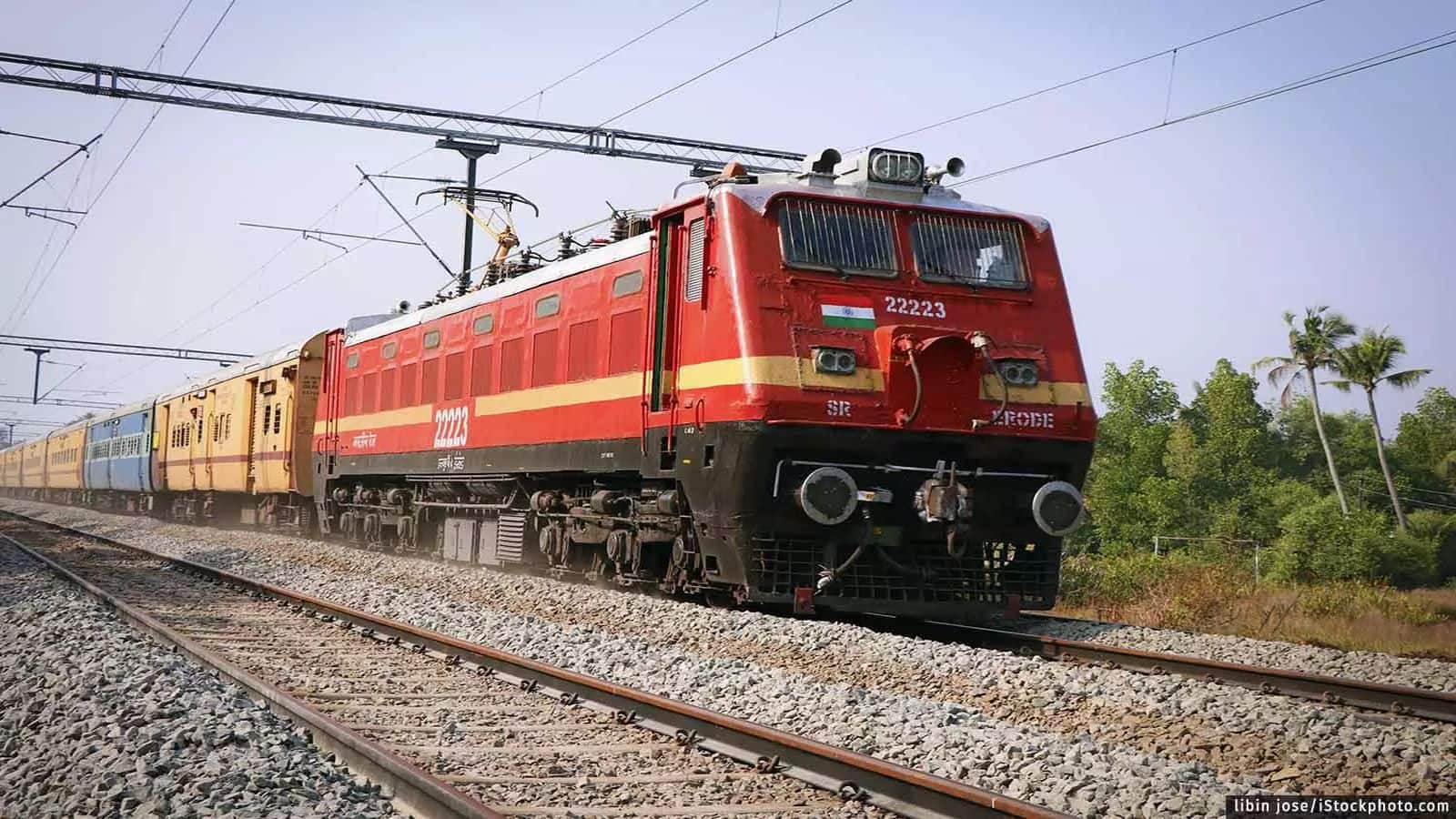 Fact Check: रेलवे में 30,000 पदों पर भर्ती निकलने की फर्जी है खबर, RRB प्रयागराज ने दी सफाई