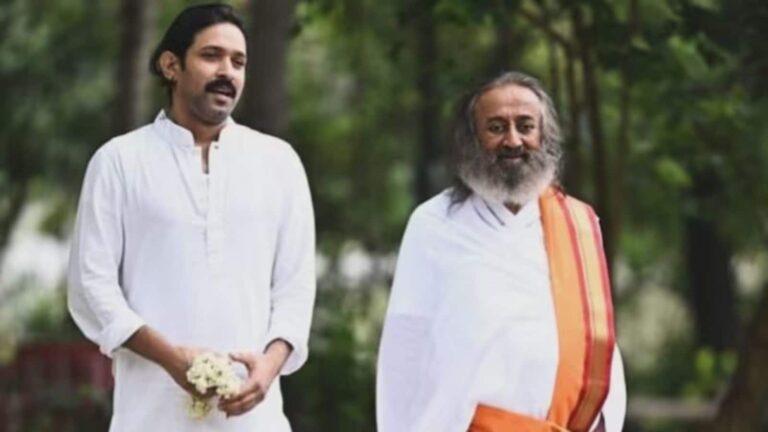 Vikrant Massey: श्री श्री रविशंकर की बायोपिक 'White' को लेकर आई बड़ी अपडेट, इस दिन से शुरू होगी फिल्म की शूटिंग