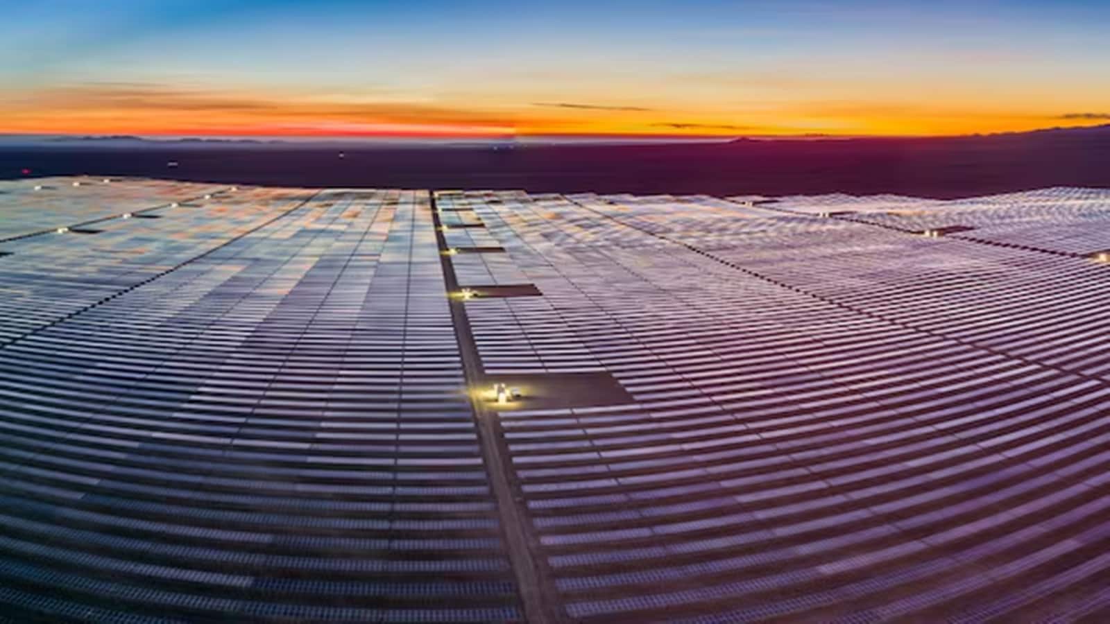 भारत समेत तीन एशियाई देशों पर मुकदमा, लेकिन Waaree Energies और Premier Energies को नहीं लगा झटका