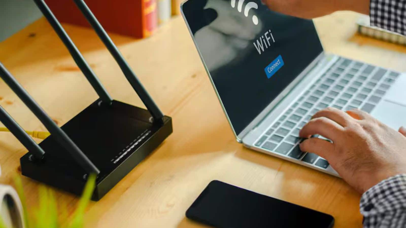 घर में स्लो वाई-फाई से हैं परेशान? इंटरनेट स्पीड और कवरेज बढ़ाने के लिए अपनाएं ये 7 आसान उपाय