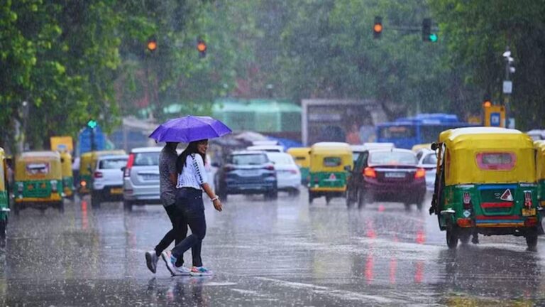 Heavy Rain Alert: दिल्ली में बदला मौसम का मिजाज, आज फिर बरसेंगे बादल, IMD का अलर्ट जारी