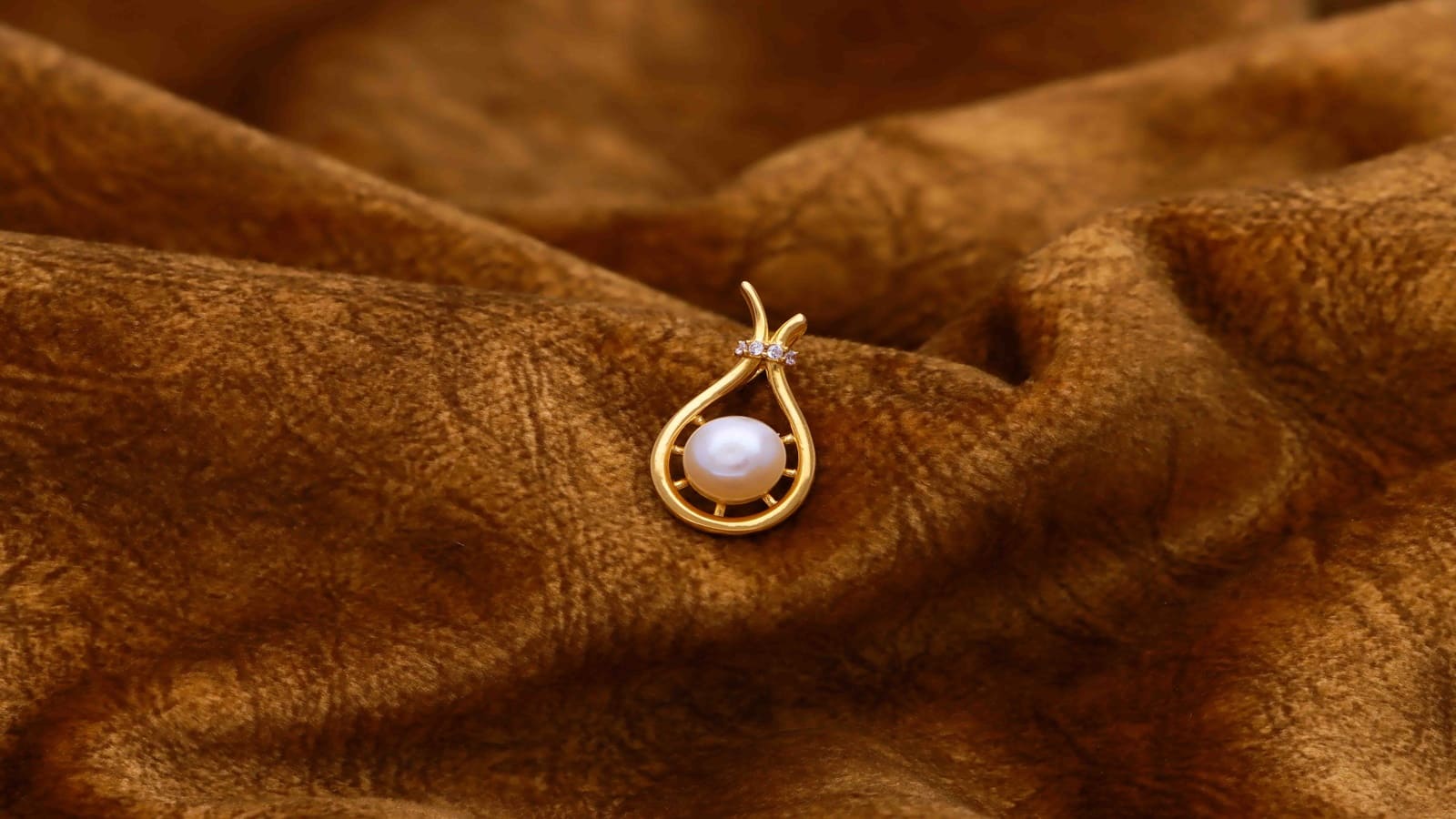 AJC Jewel IPO Listing: 4% प्रीमियम पर एंट्री के बाद लोअर सर्किट, चेक करें कारोबारी सेहत