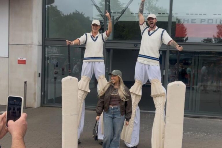 इतना लंबा बल्लेबाज और उसके हाथों में बैट देखकर आप के मन में क्या आएगा