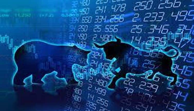 Stock Market Live Update: सेंसेक्स की फ्लैट चाल, निफ्टी 25400 पर, Nuvama Wealth 4% टूटा, मैरिको में उछाल