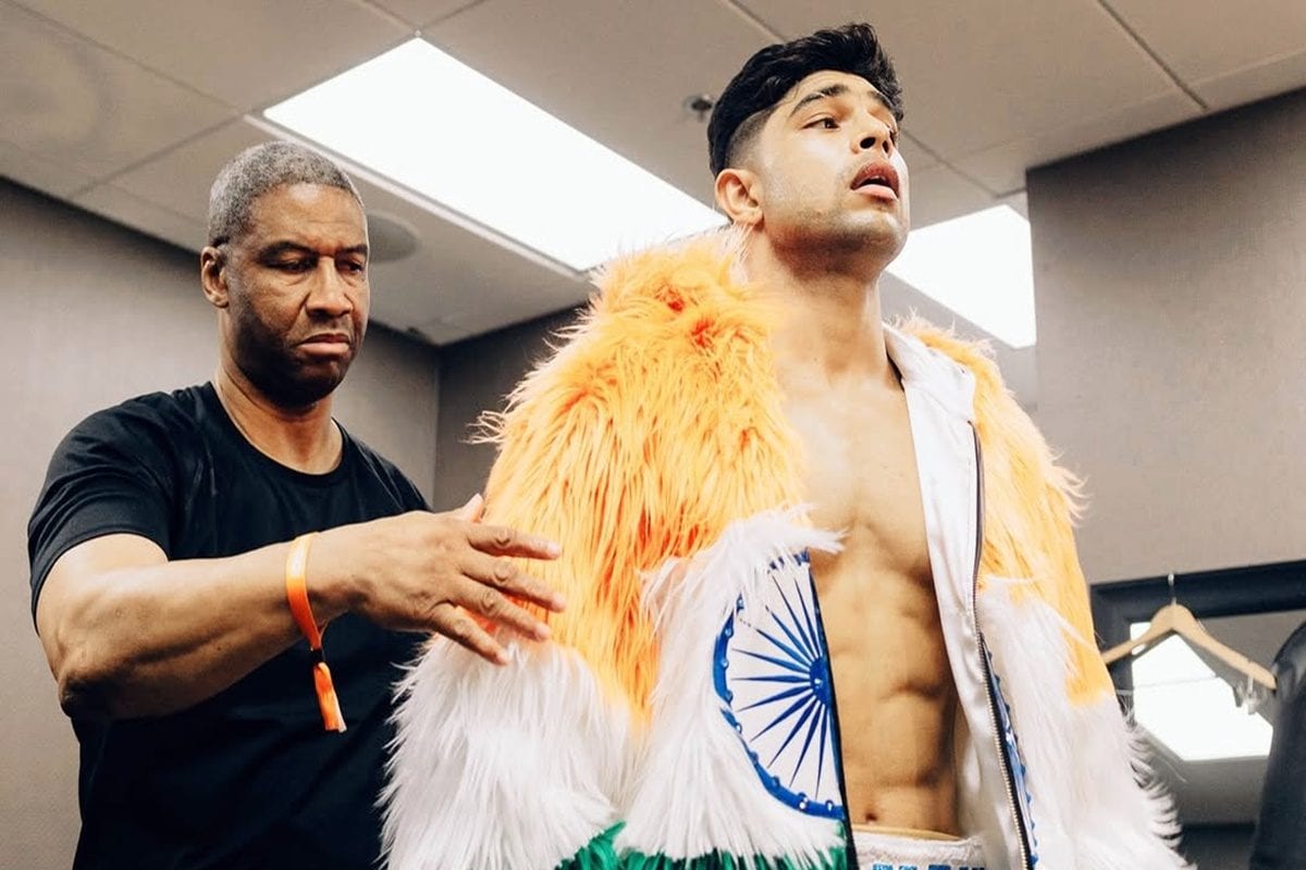 दे मुक्के पर मुक्का, मार-मारकर चेहरा सूजा दिया...अमेरिकी बॉक्सर को किया नॉकआउट