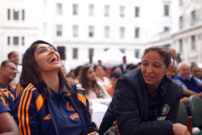 ये दोस्ती हम नहीं तोड़ेंगे...लंदन के इंडिया हाउस में महिला टीम की फुल पार्टी