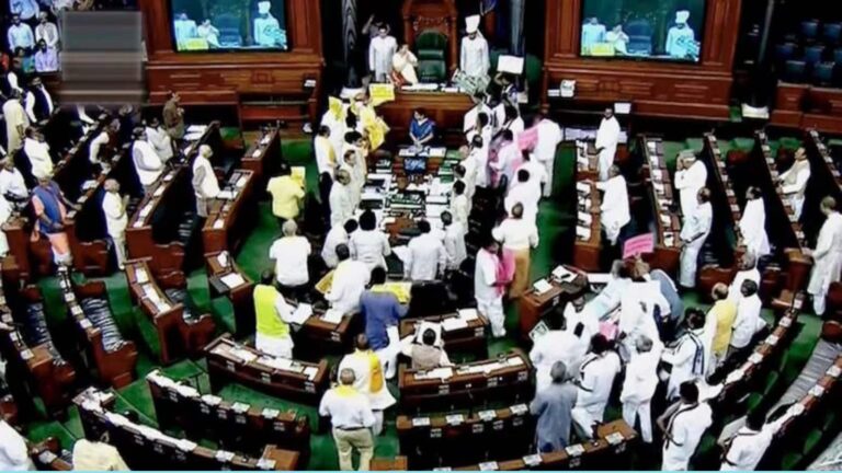'सरकार किसानों के खिलाफ कर रही साजिश', खाद और बीज की कमी को लेकर विधानसभा में कांग्रेस का हंगामा