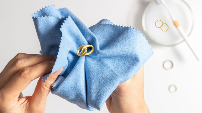 Gold cleaning tips: गहनों की खोई शाइन लौटेगी ऐसे, पड़ोस वाली आंटी भी पूछेगी कहां से करवाया?