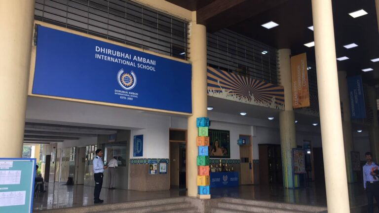 DIAS में जमीन से जुड़कर उड़ना सीखते हैं सेलिब्रिटी बच्चे, सारा तेंदुलकर से लेकर आर्यन खान तक शामिल