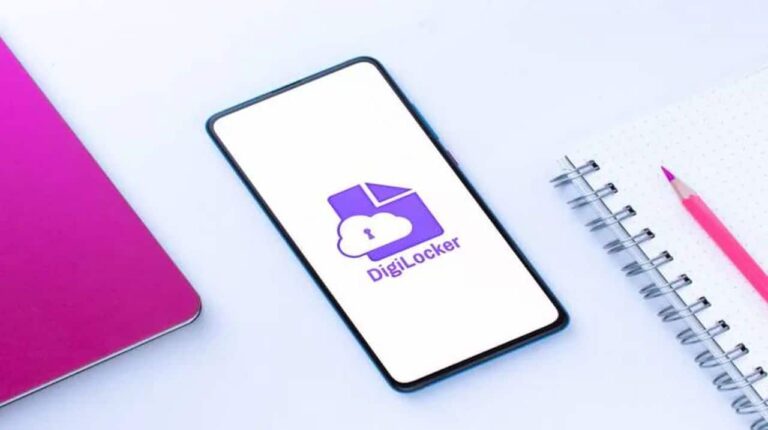 अब नहीं चाहिए कागज के डॉक्यूमेंट्स! मोबाइल में रखें ड्राइविंग लाइसेंस और RC, पुलिस भी मानेगी वैलिड