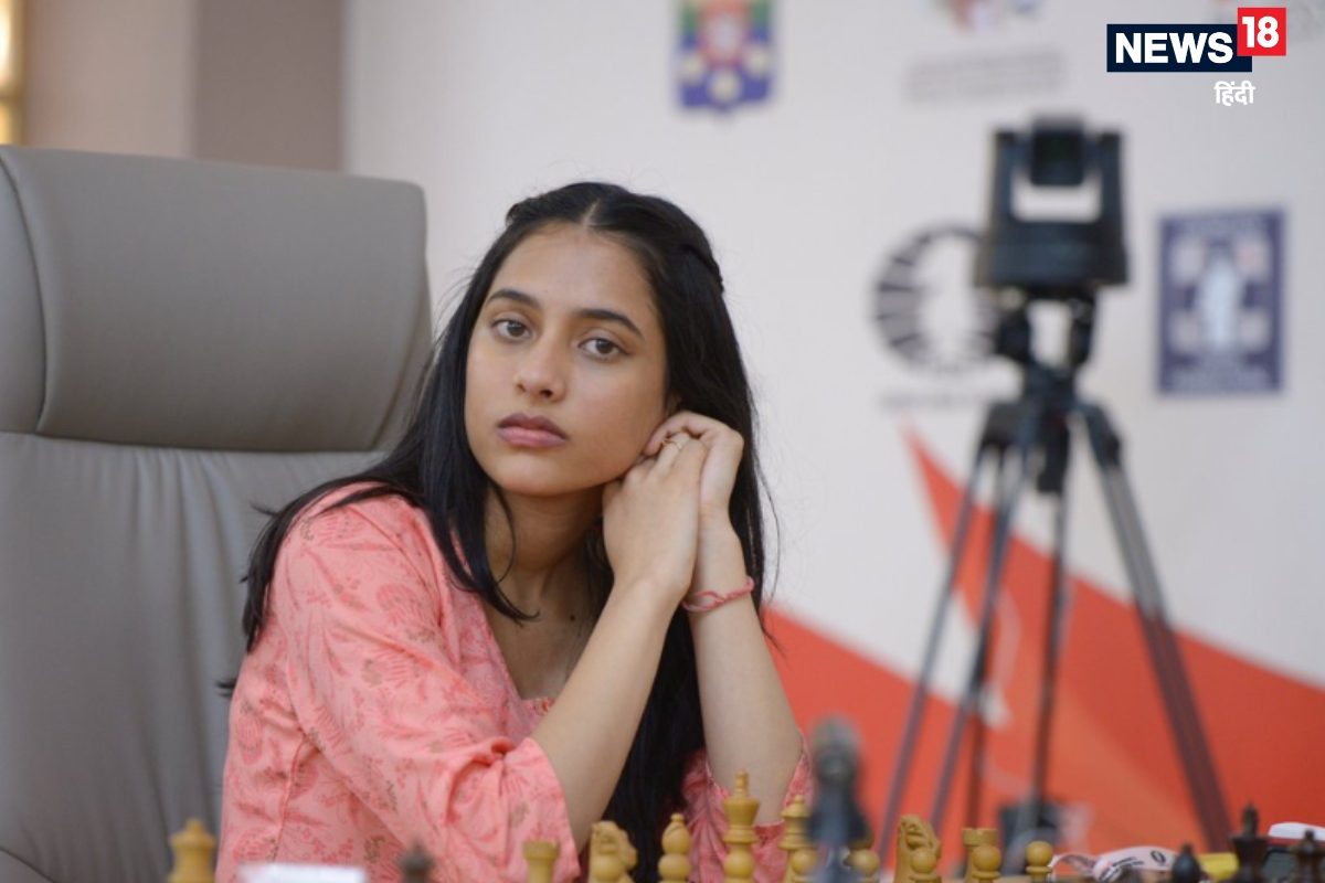 19 साल की दिव्या देशमुख बनीं वर्ल्ड चैंपियन, कोनेरू हम्पी को हराया