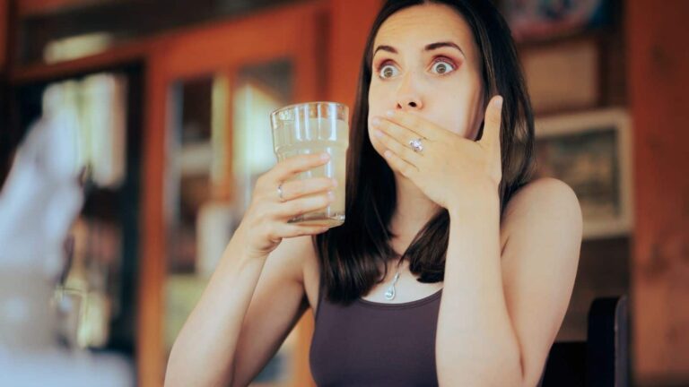 Hiccups: हिचकी ने कर दिया हाल बेहाल? अपनाएं ये जादुई ट्रिक, सेकेंडों में मिलेगी राहत!