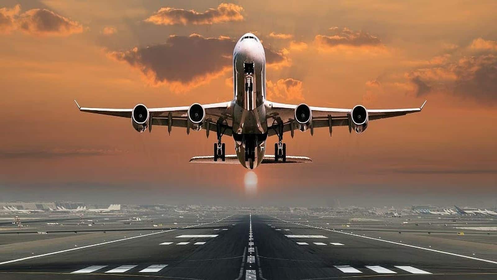 Delhi Airport Jobs 2025: दिल्ली एयरपोर्ट में 10वीं पास के लिए निकली बंपर वैकेंसी, ₹35,000 तक मिलेगी सैलरी, ऐसे करें अप्लाई