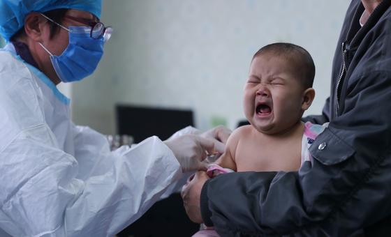 बाल टीकाकरण प्रयासों में धीमी प्रगति, 1.4 करोड़ शिशु अब भी टीकों से वंचित