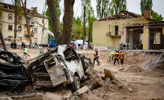 यूक्रेन: रूस के हमलों में वृद्धि, रिकॉर्ड संख्या में लोगों की मौतें 