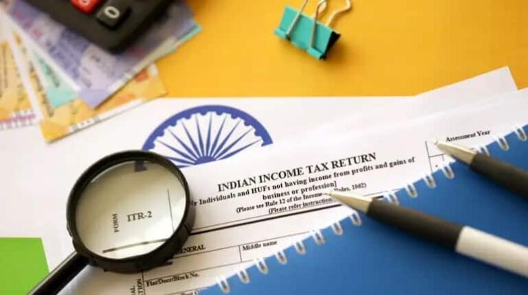 Income Tax Return: क्या अभी इनकम टैक्स रिटर्न फाइल करने पर रिफंड का पैसा जल्द अकाउंट में आ जाएगा?