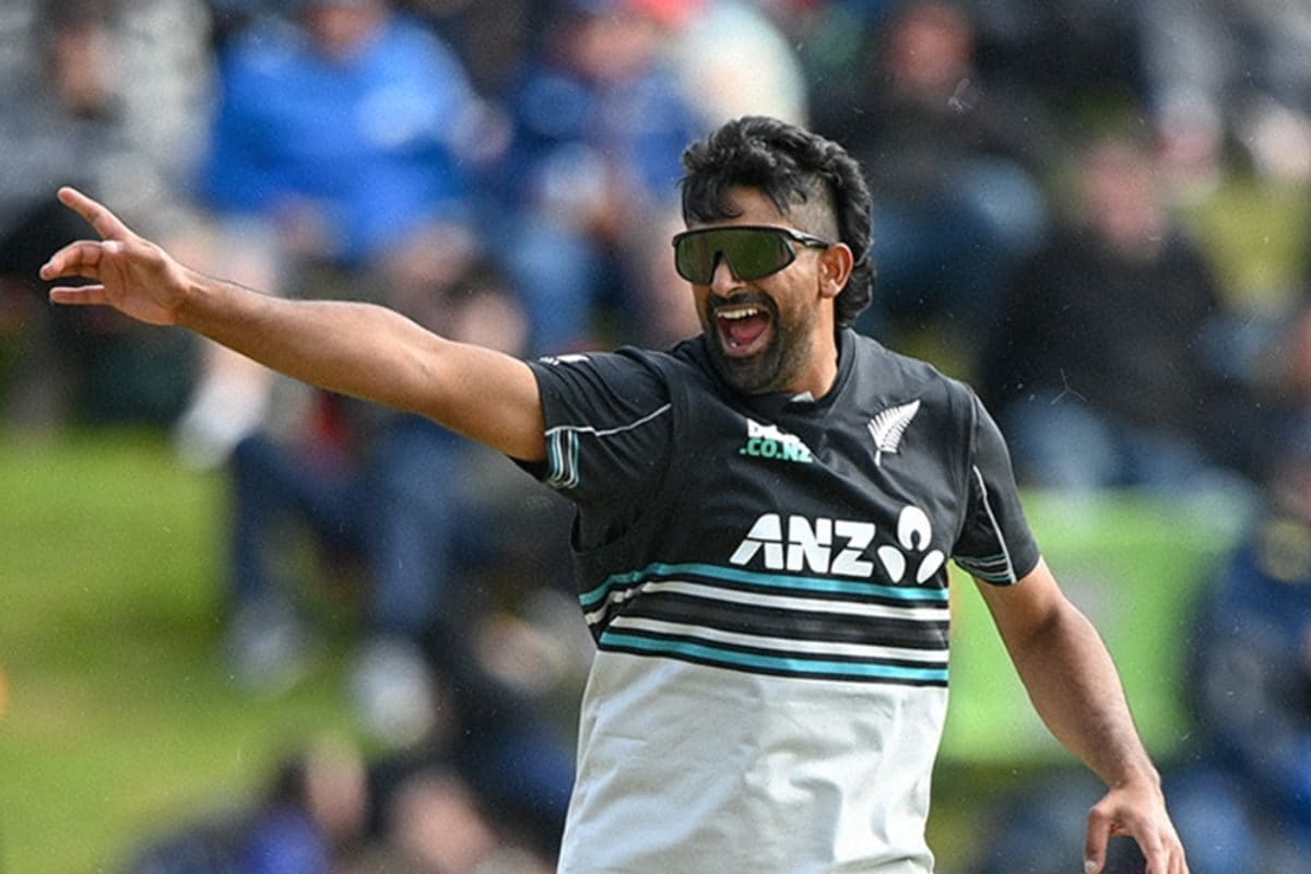 सीफर्ट, रचिन की फिफ्टी, ईश सोढ़ी के 4 विकेट, न्यूजीलैंड ने जिम्बाब्वे को रौंदा