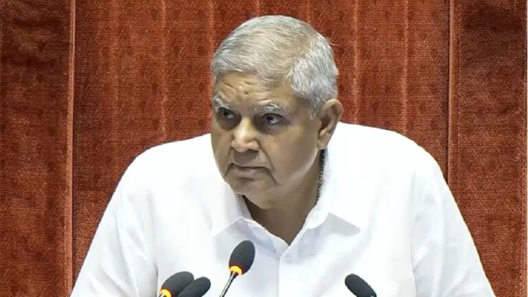 जगदीप धनखड़: खुद को न्यायपालिका का ‘पैदल सिपाही’ बताने से लेकर सुप्रीम कोर्ट को 'सुपर संसद' कहने तक