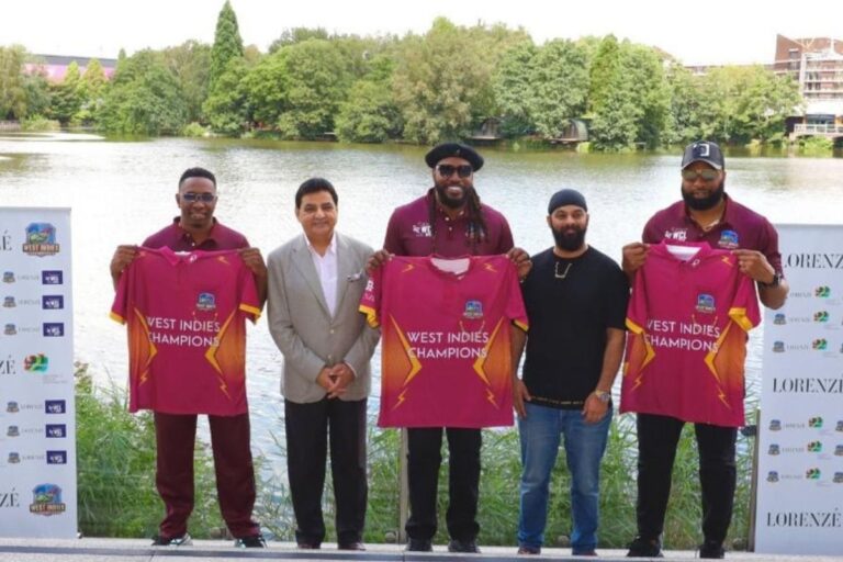 3 लाख की सोने से जर्सी पहनकर मैदान पर उतरे क्रिस गेल,ड्वेन ब्रॉवो और पोलॉर्ड