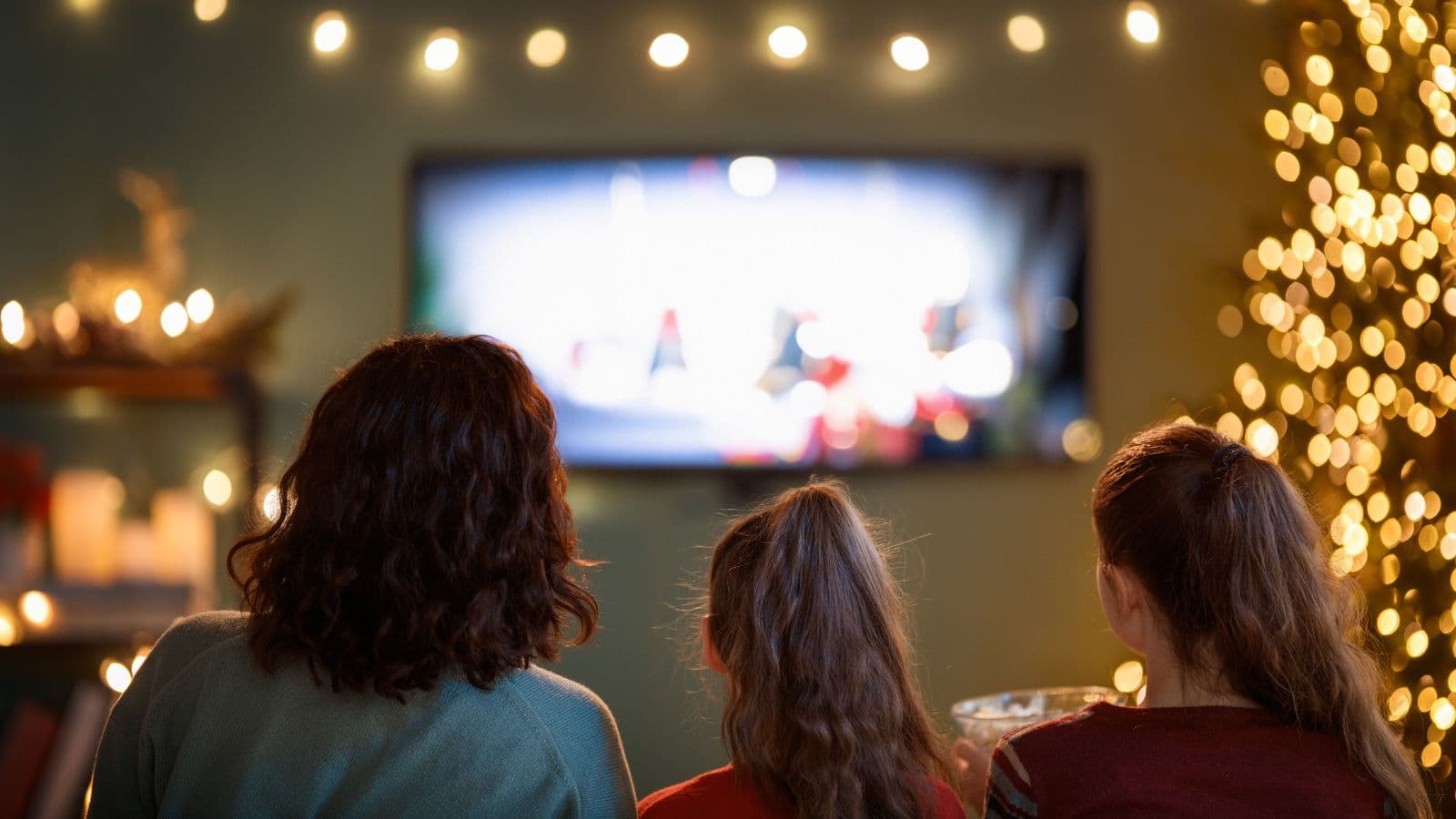 मूड को सही करना है तो छुट्टियों में परिवार के साथ देखें ये वेब सीरीज